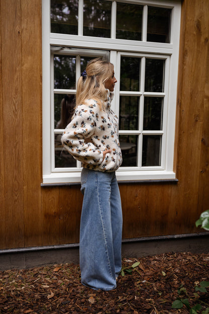 Alice Fleece | Ecru Floral
